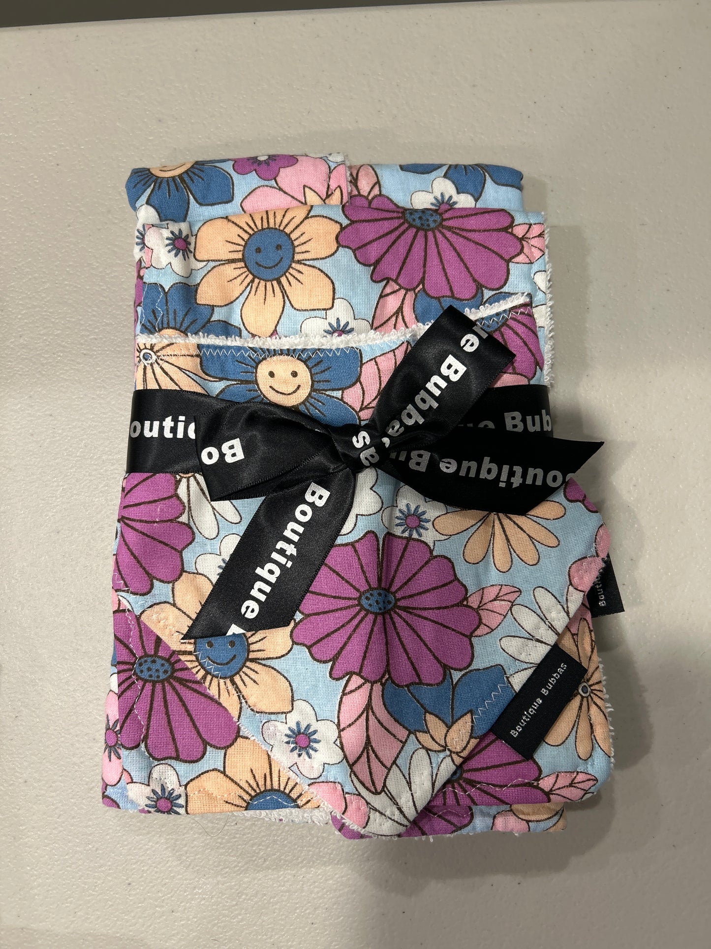 Smiley floral 3 piece gift set